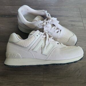 New Balance Women's Light Beige Textured Classic Sneakers